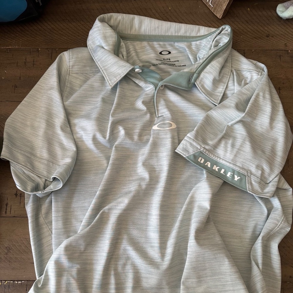 Oakley polo